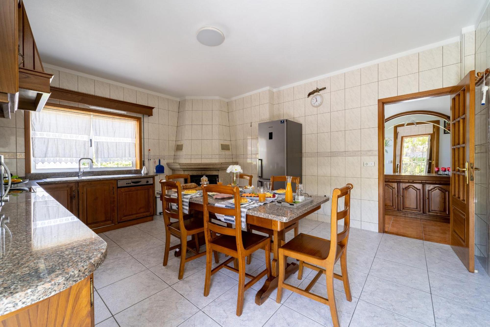 Gondomar Guimaraes - Moradia V3 Com Piscina Natural By House And People Εξωτερικό φωτογραφία