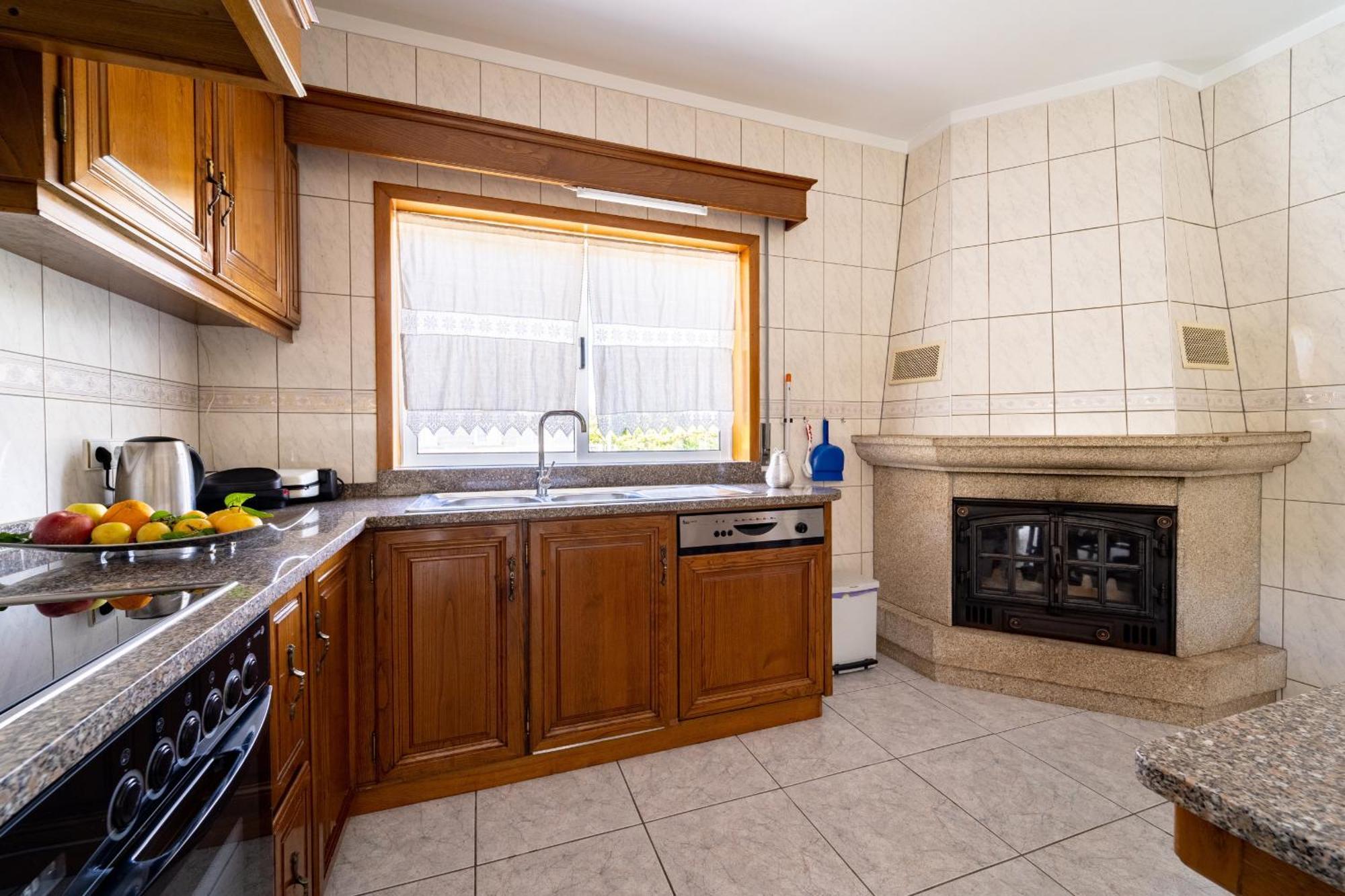 Gondomar Guimaraes - Moradia V3 Com Piscina Natural By House And People Εξωτερικό φωτογραφία